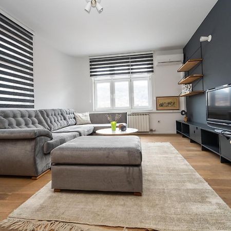 Design 1Bdr Apartment With City View Sarajevo Luaran gambar